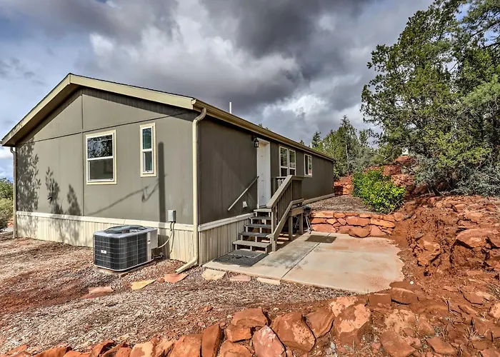 Holiday home Mountain-view Rooftop Deck: Hideaway *