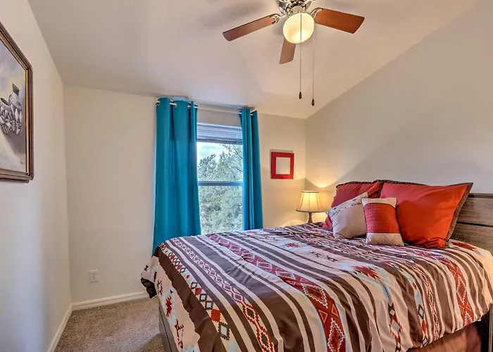 Mountain-view Rooftop Deck: Hideaway Holiday home Sedona