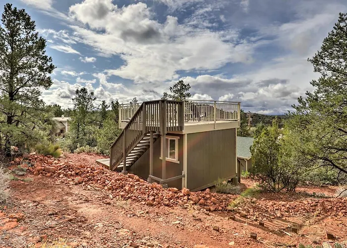 Holiday home Mountain-view Rooftop Deck: Hideaway *