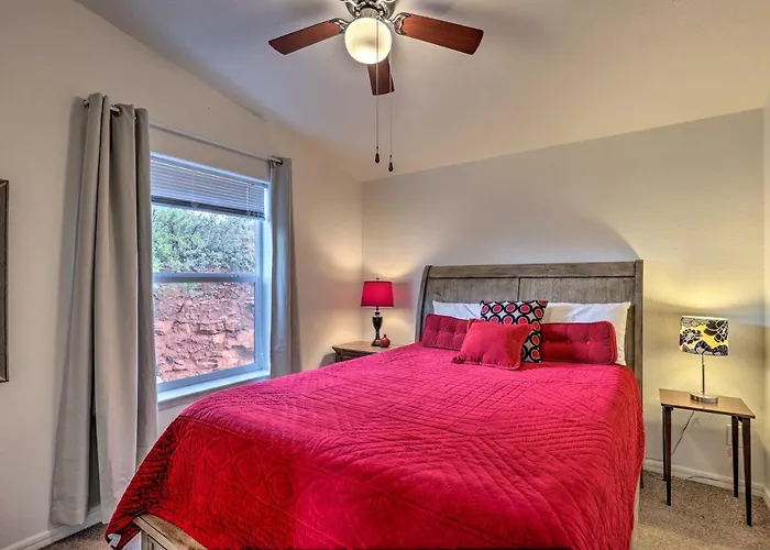 Mountain-view Rooftop Deck: Hideaway Sedona